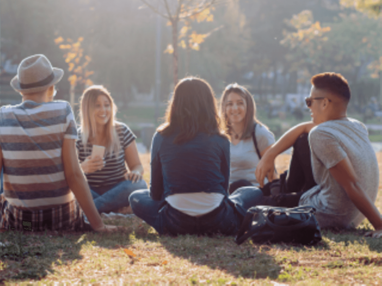 Infomappe mit je einem Exemplar aller Materialien der Aktion Glasklar